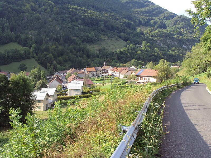 VTC Chézery-Forens — Chauffeur Privé Commune montagneuse du Jura